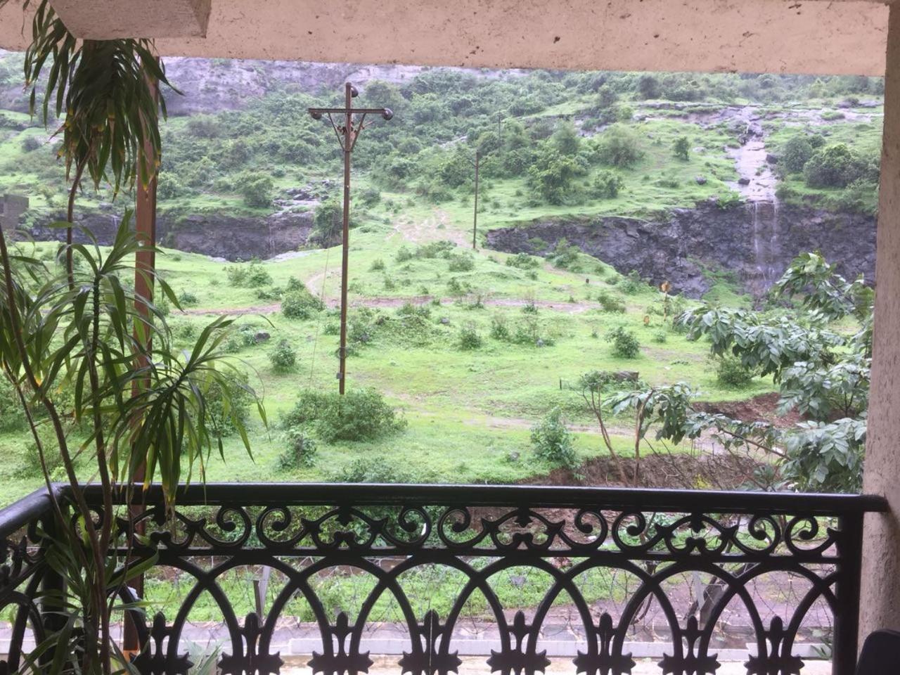 Misty Meadows, Lonavala Hotel Eksteriør billede