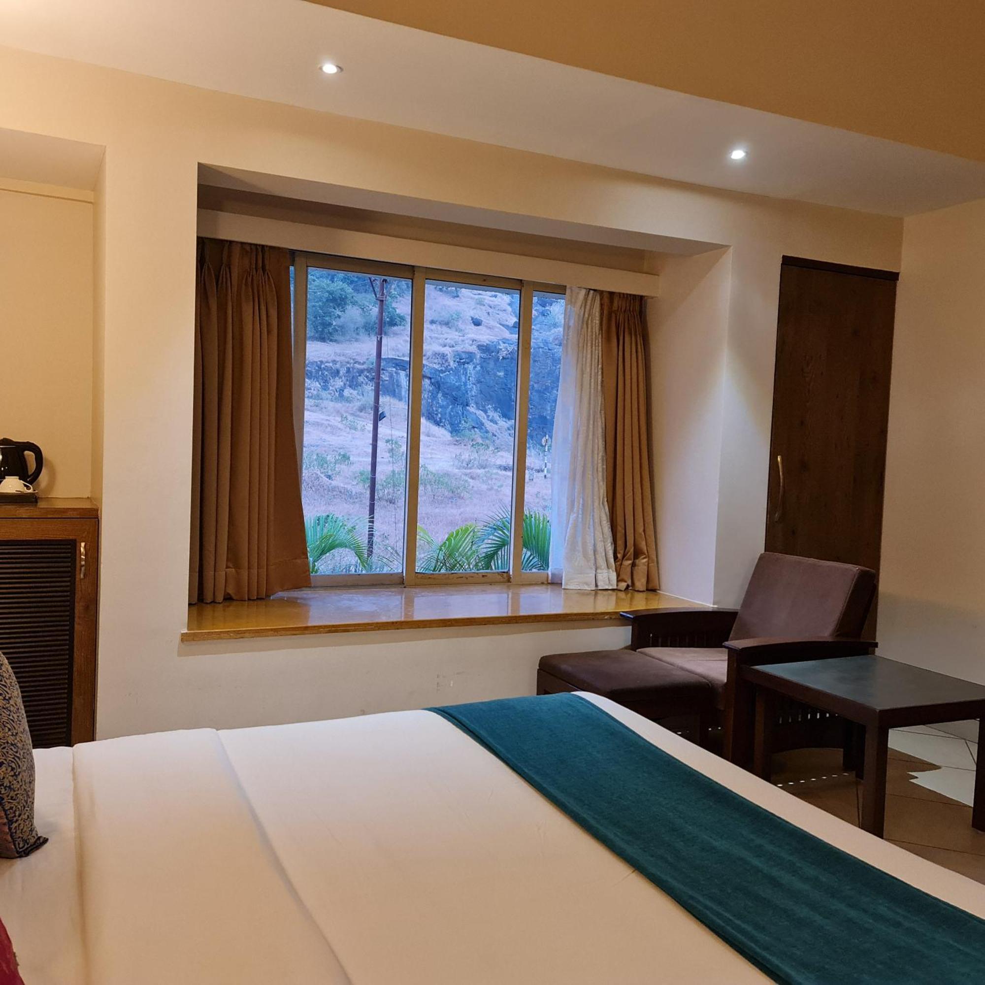 Misty Meadows, Lonavala Hotel Eksteriør billede