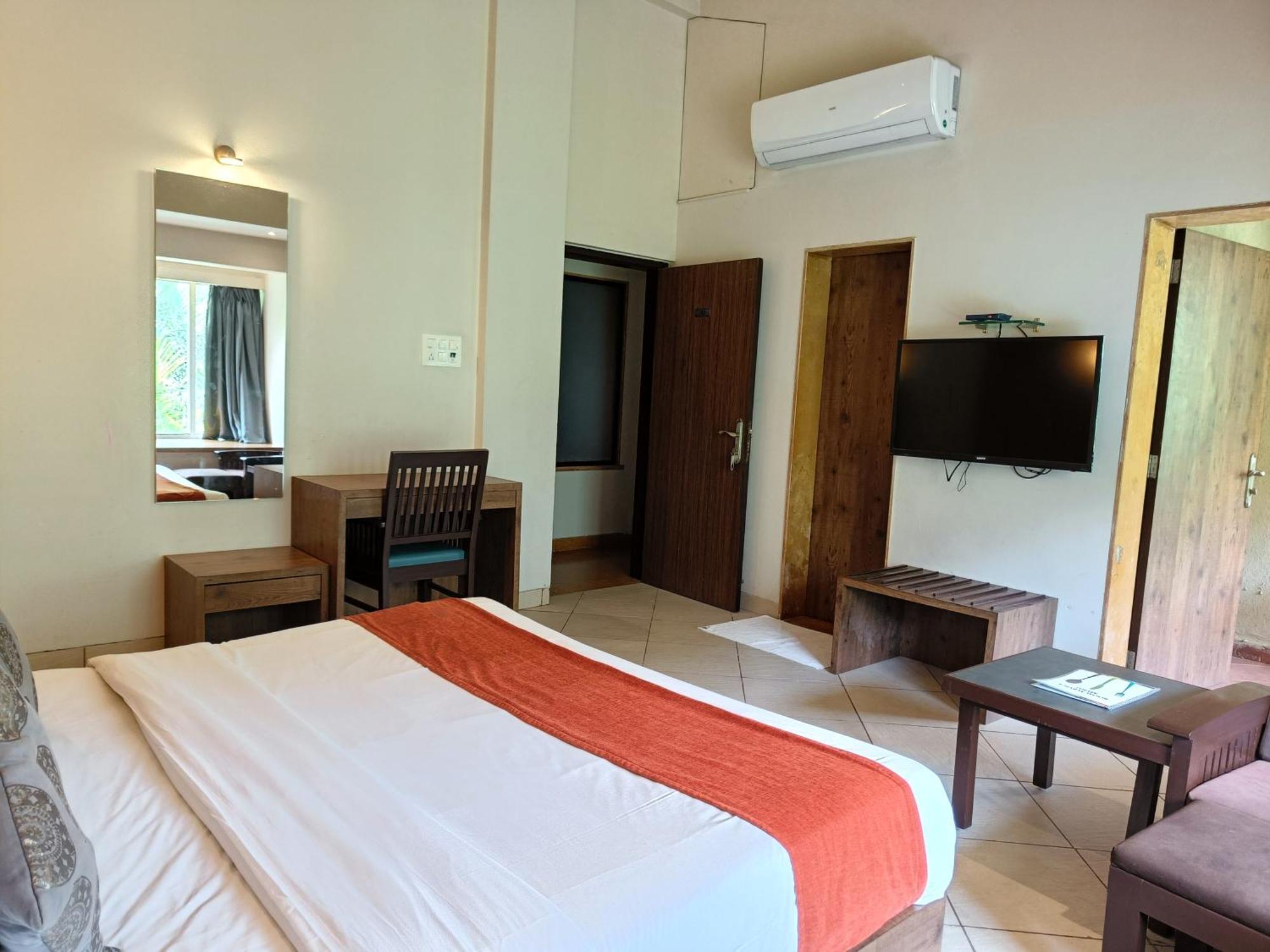 Misty Meadows, Lonavala Hotel Eksteriør billede