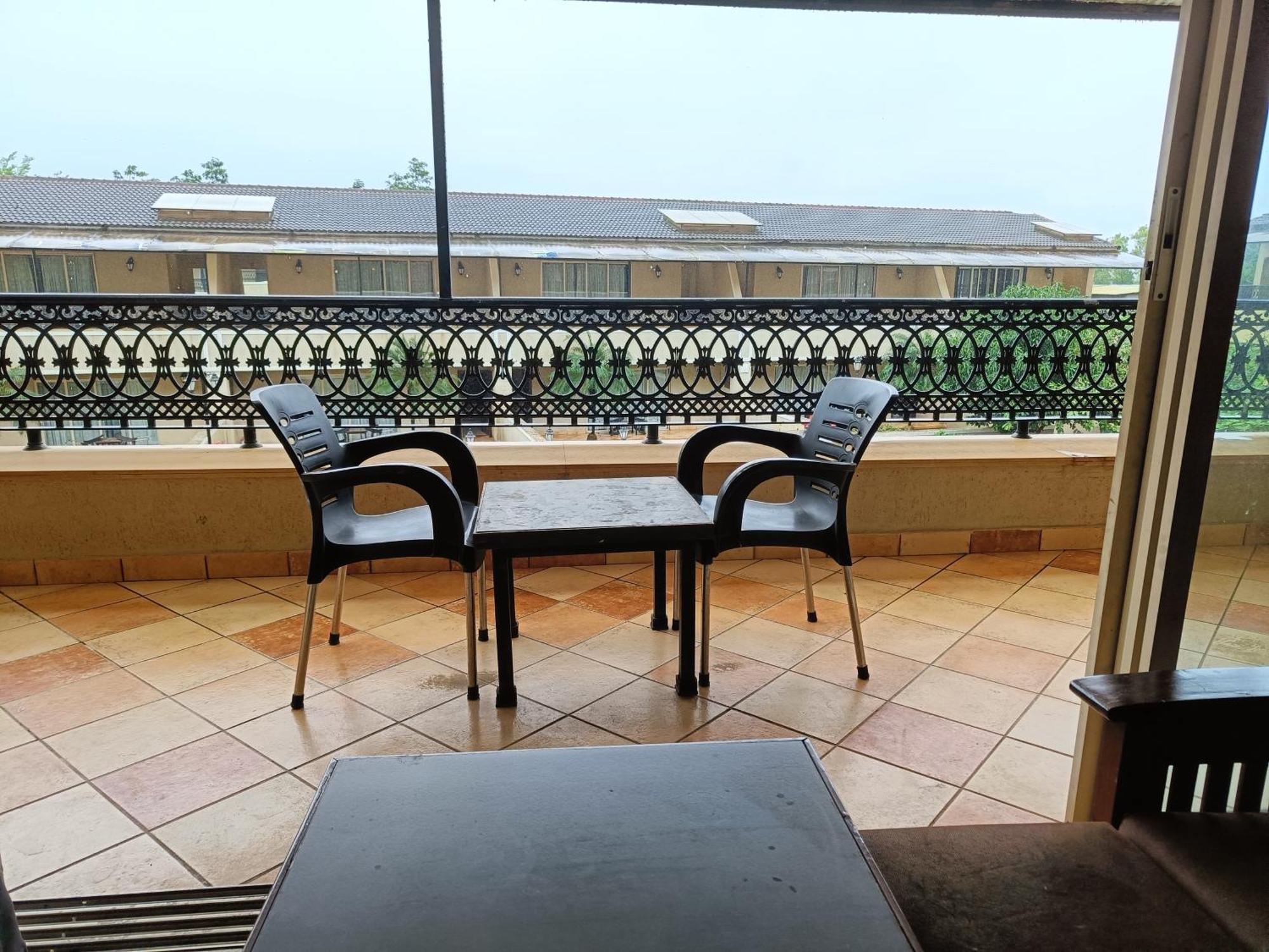 Misty Meadows, Lonavala Hotel Eksteriør billede