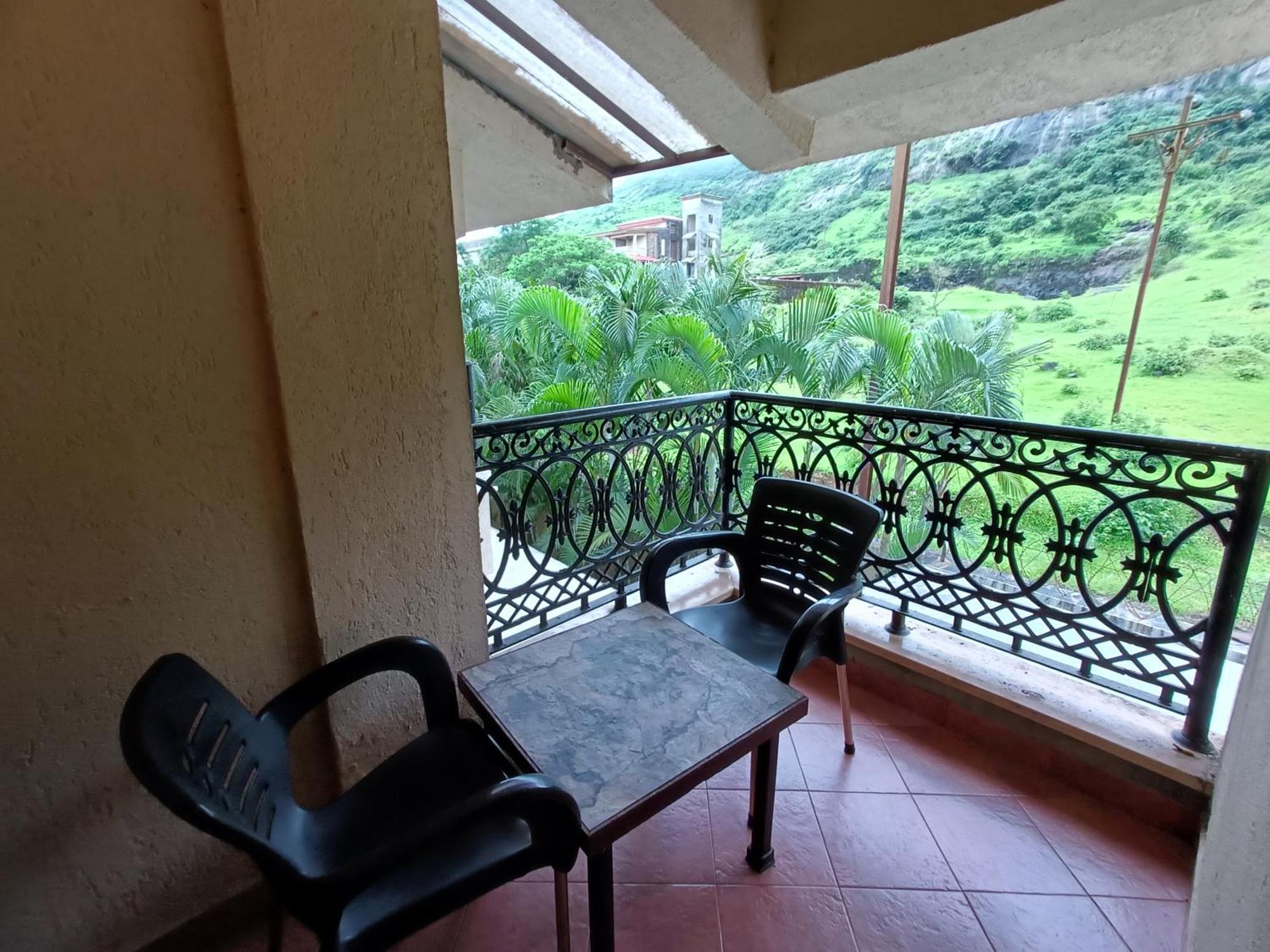 Misty Meadows, Lonavala Hotel Eksteriør billede