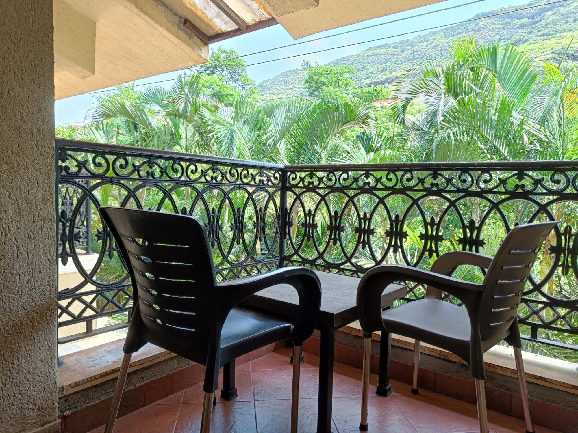 Misty Meadows, Lonavala Hotel Eksteriør billede