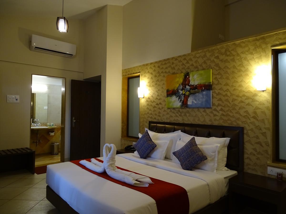 Misty Meadows, Lonavala Hotel Eksteriør billede